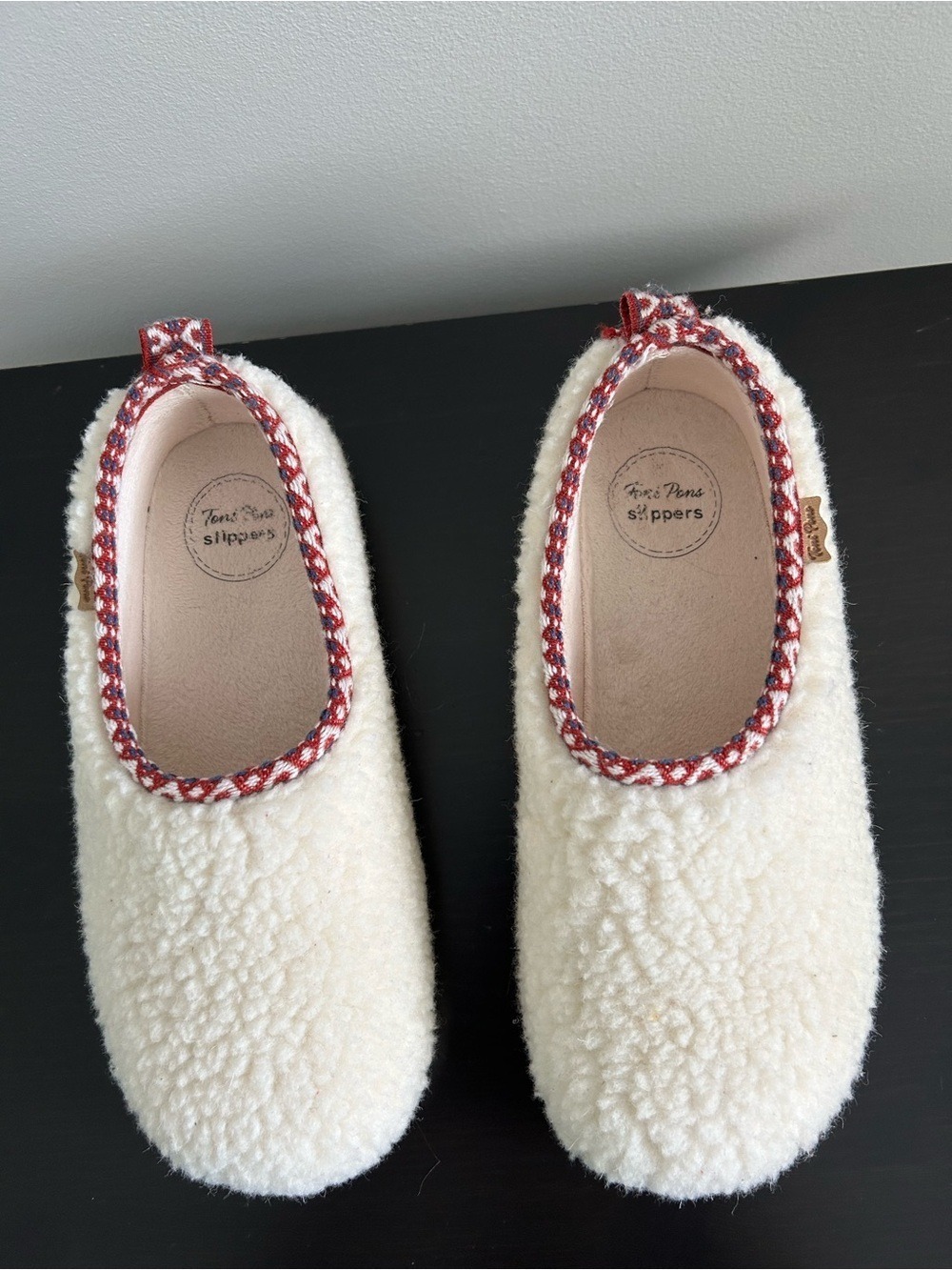 Toni Pons MARTA-SH Faux Sheepskin Cozy Slip-On Slippers with Red Trim, Size 38.